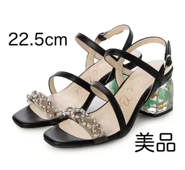 [ 새상품급 ] 브리지트 버킨 플라워 클리어 힐 스트랩 샌들 샌들