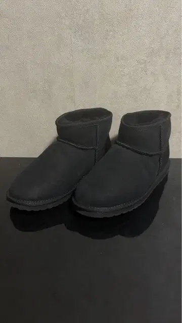 새상품급 에뮤 EMU Australia 스팅거 마이크로 25cm