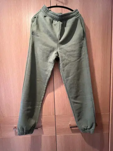 PUMA 올리브 그린 스웨트 팬츠 XS