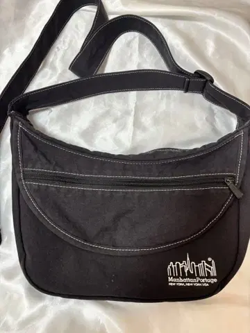 맨해튼 포티지 크로스오버 시리즈 숄더백 블랙