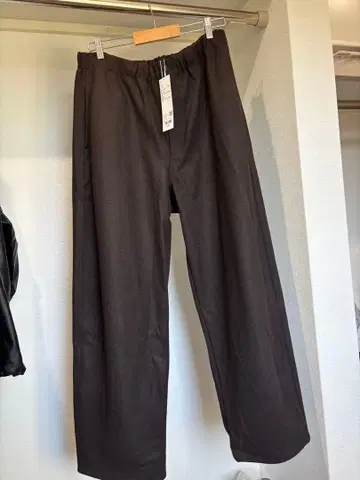 브러쉬드 맨투맨 와이드 팬츠 L 사이즈 유니클로 맨투맨