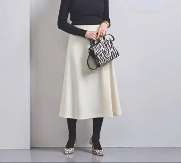 유나이티드 애로우즈 플레어 스커트