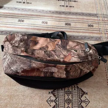 THE NORTH FACE 바디백 카모플라쥬