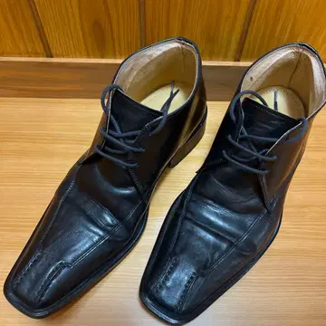 블랙 가죽 레이스업 슈즈