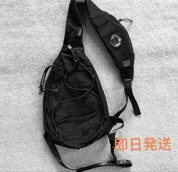 CP COMPANY 블랙 슬링백 익명 당일 발송