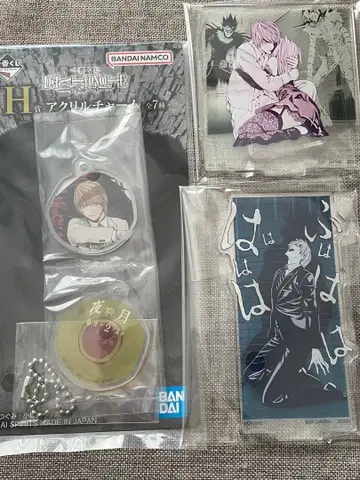 데스노트 제일복권 아크릴 스탠드 참 야가미 라이토 세트