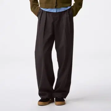 지유 치노 배럴 레그 턱 팬츠