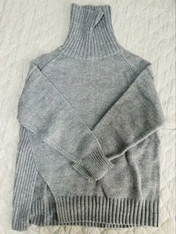 SHIPS 사이드 슬릿 하이넥 스웨터