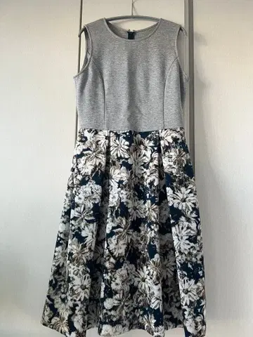 Demi-Luxe BEAMS 가슴 절개 꽃무늬 원피스