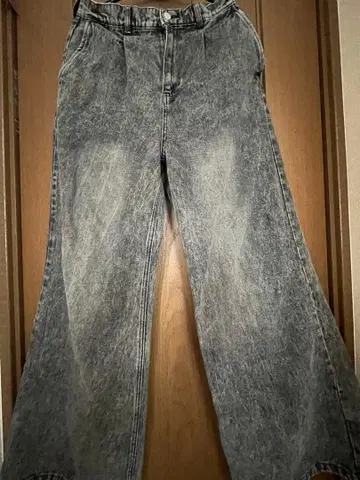 그레이 스트레이트 데님 팬츠