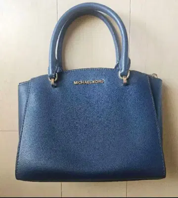 MICHAEL KORS 네이비 핸드백