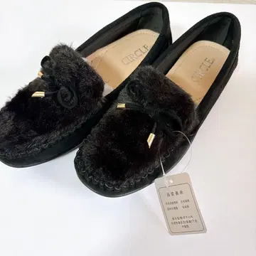 CIRCLE 블랙 퍼 로퍼 23cm