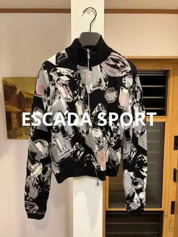 에스카다 스포츠 주얼리 패턴 코튼 니트 블루종 골프 카나 자매