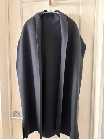 [새상품급] soeju 울 혼방 니트 베스트 차콜 프리 사이즈