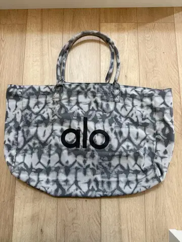 alo 타이다이 패턴 토트백 원사이즈