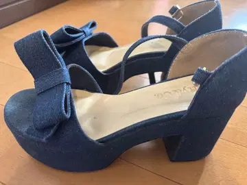 titty& Co. 다크 블루 샌들