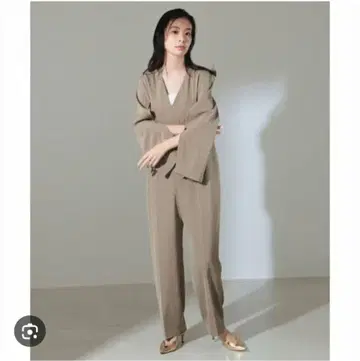 Demi-Luxe BEAMS V넥 올인원