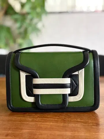 PIEERE HARDY ALPHA 피에르 아르디 알파 백