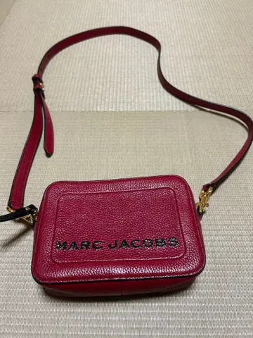 MARC JACOBS 레드 숄더백 새상품급