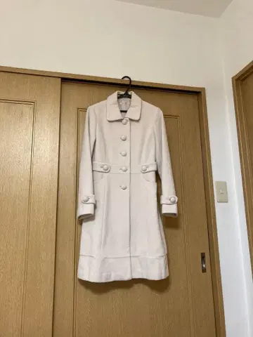 armoire ciprice 화이트 베이지 롱 코트