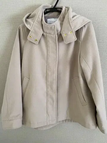 UNITED ARROWS 후드 부착 베이지 숏코트