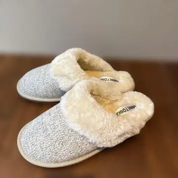 미사용 새상품 미네통카 슬리퍼 퍼