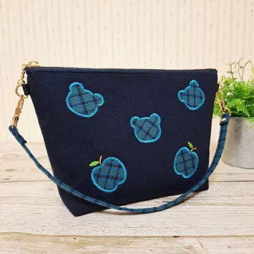패밀리아 체크 액세서리 파우치 (네이비 블루) 곰과 사과