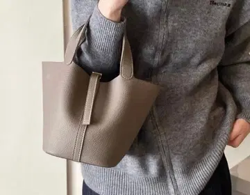 피코탄 계열 인조 가죽 백 주름 가공 럭셔리