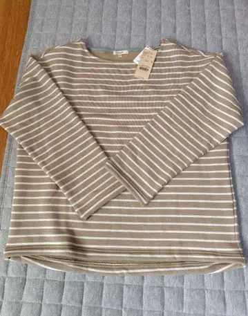 새상품 스튜디오 클립 후와후와 보더 풀오버 M (속기모)