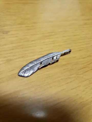 KEN KIKUCHI 실버 페더 목걸이