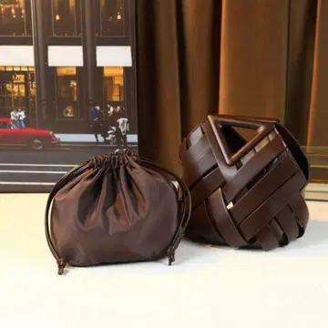 가죽 바스켓형 뜨개질 시스루 토트 숄더백 브라운