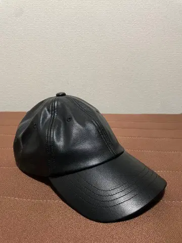 블랙 합성 피혁 캡