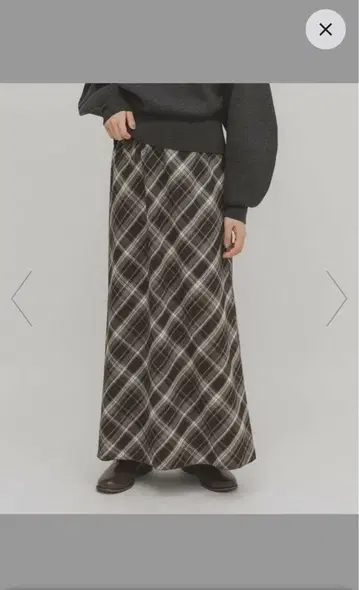 KBF 체크 무늬 롱 스커트 사이즈 1