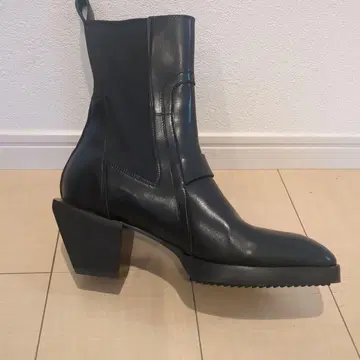 새상품급 블랙 사이드 고어 부츠 중간 힐