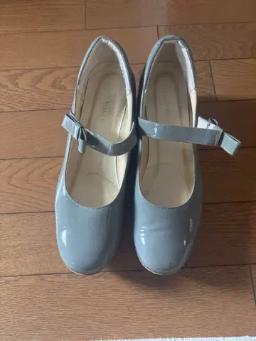 힐즈아베뉴 에나멜 신발