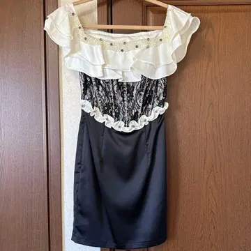 에밀리아 위즈 원피스