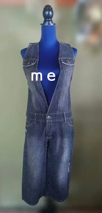 me 다크 데님 슬리브리스 살로펫 무릎 기장