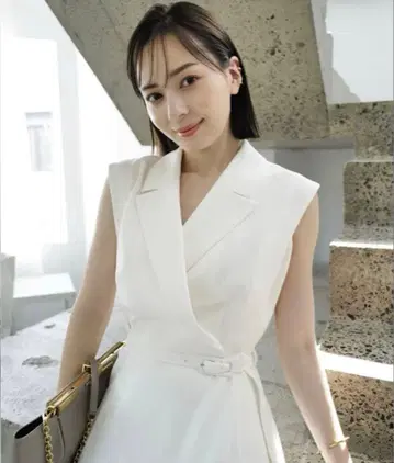 [새상품급] anuans 더블 새틴 테일러드 플레어 원피스