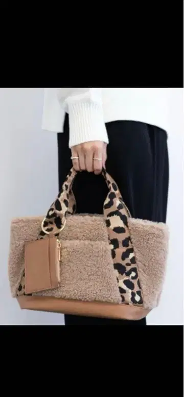 새상품급 밴야드 스톰 보아 토트백 M 베이지