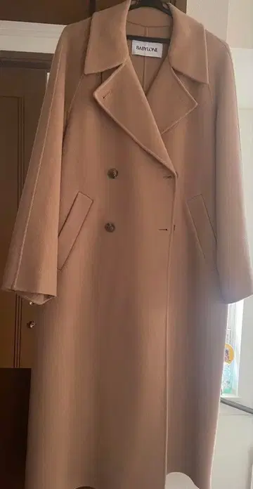 베이지 더블 브레스트 체스터 코트