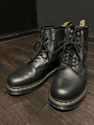 닥터마틴 UK 7 ZIP 26103001
