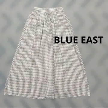 BLUE EAST 트위드 플레어 스커트