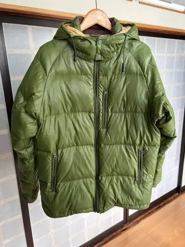 후드 부착 다운 자켓 L 사이즈 올리브 그린