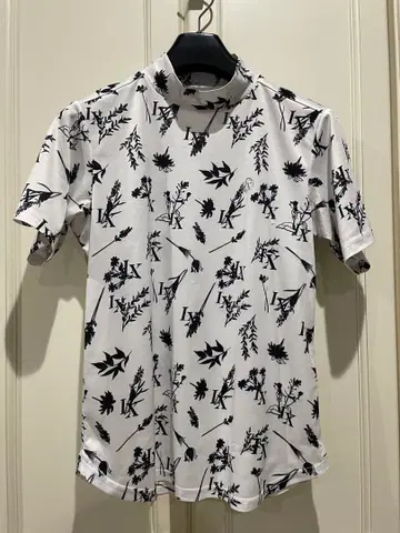 LUXE AKM PLUS 럭스 에이케이엠 플러스 티셔츠