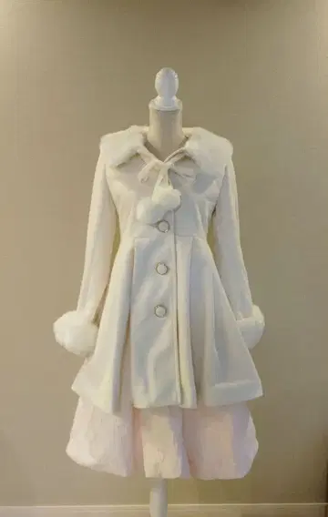 [미사용 새상품] 스나이델 코트