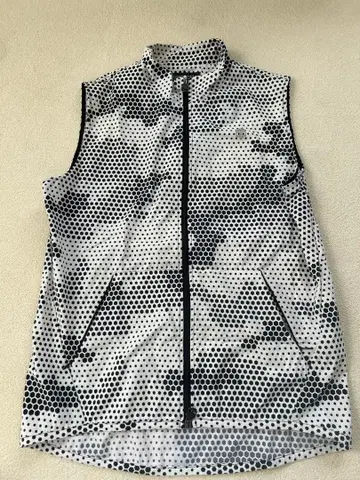 하이젠 화이트 블랙 도트 무늬 슬리브리스 베스트 M