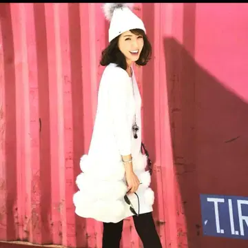 Chesty 퍼 달린 화이트 니트 원피스