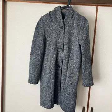 후드 부착 그레이 울 코트