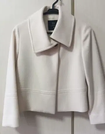 아이보리 숏 기장 울 코트