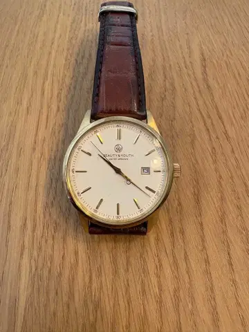 BEAUTY & YOUTH 아날로그 시계